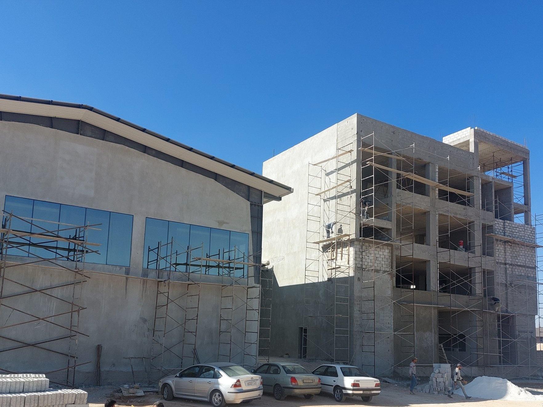 تنفيذ المشاريع الانشائية وأعمال البناء