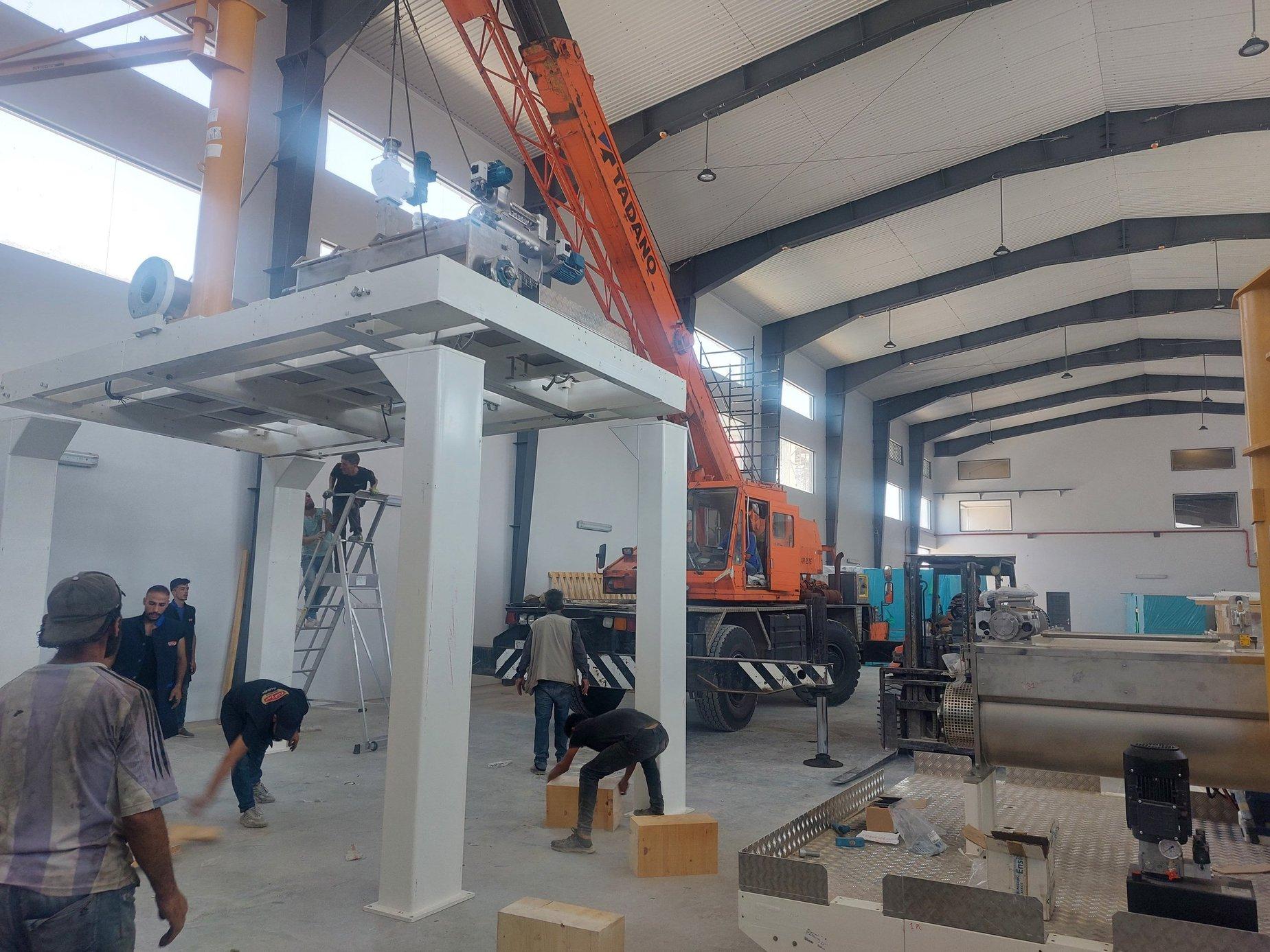 المكننة الصناعية وتجهيز المصانع والهندسة الميكانيكية